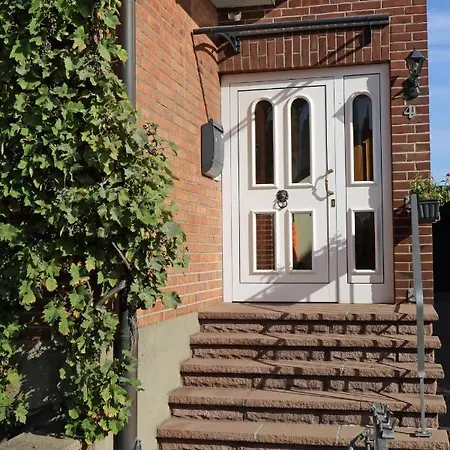 Zur Weinrebe Apartmán *